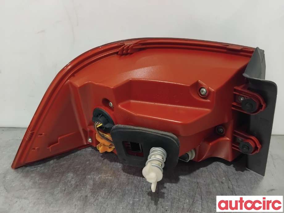 Baklykt høyre til VW Passat 2011-2015 (B7) (B7) (VOLKSWAGEN|3AF945208B|2SK010746-02)