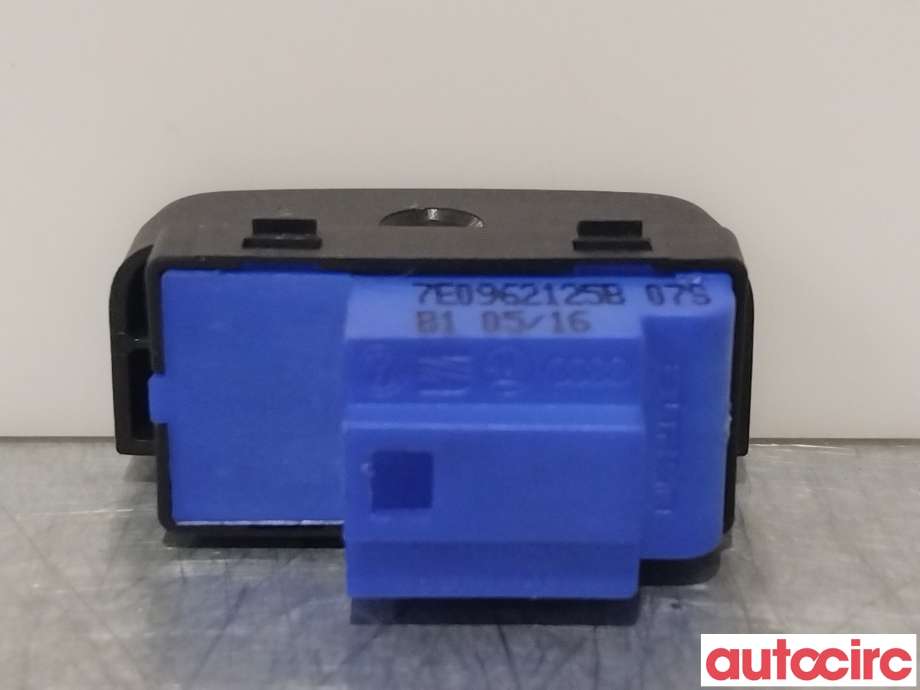 Bryter diverse til VW Transporter / Caravelle 2015-2019 (T6) (T6) (VOLKSWAGEN|7E0962125B)
