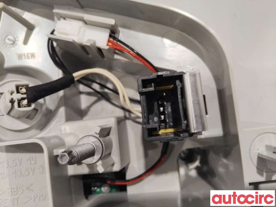 Baklykt høyre indre til Peugeot 508 2011-2014 (Type I, Fase 1)  (PEUGEOT|6351LZ||9686780680)