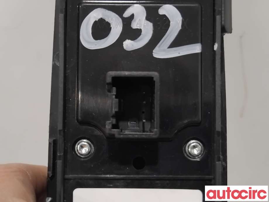 Bryter ruteheis til Ford Focus 2014-2018 (Type III, Fase 2)  (FORD|2029540||F1ET-14A132-AB)