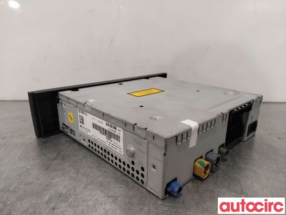 Bilstereo navigasjon til Audi Q7 2006-2010 (Type I, Fase 1)  (AUDI|4L0035666FX|HS9473|4L0035666F)