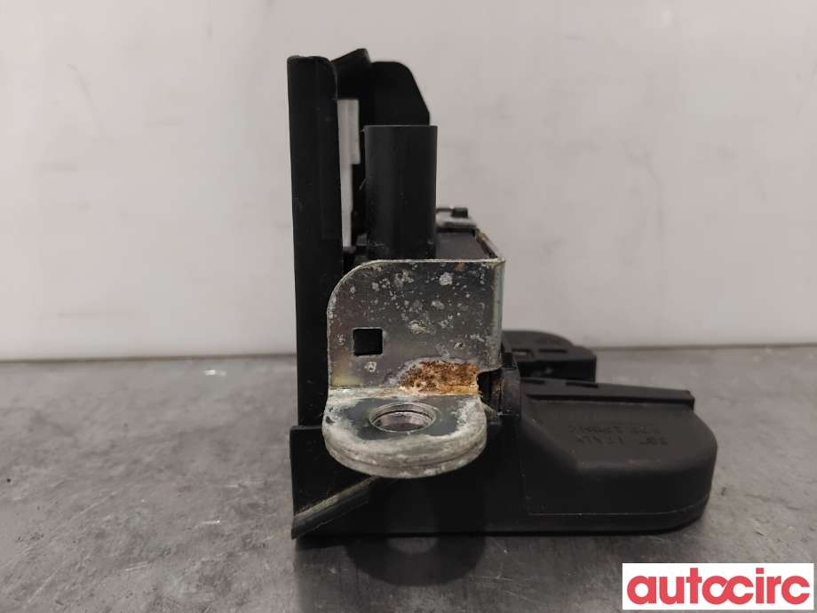 Baklukelås til VW Golf VI 2008-2012  (VOLKSWAGEN|5K0827505A||5K0827505C)