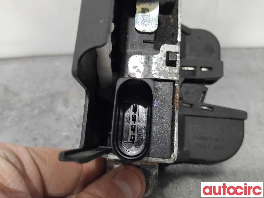 Baklukelås til VW Golf VI 2008-2012  (VOLKSWAGEN|5K0827505A||5K0827505C)