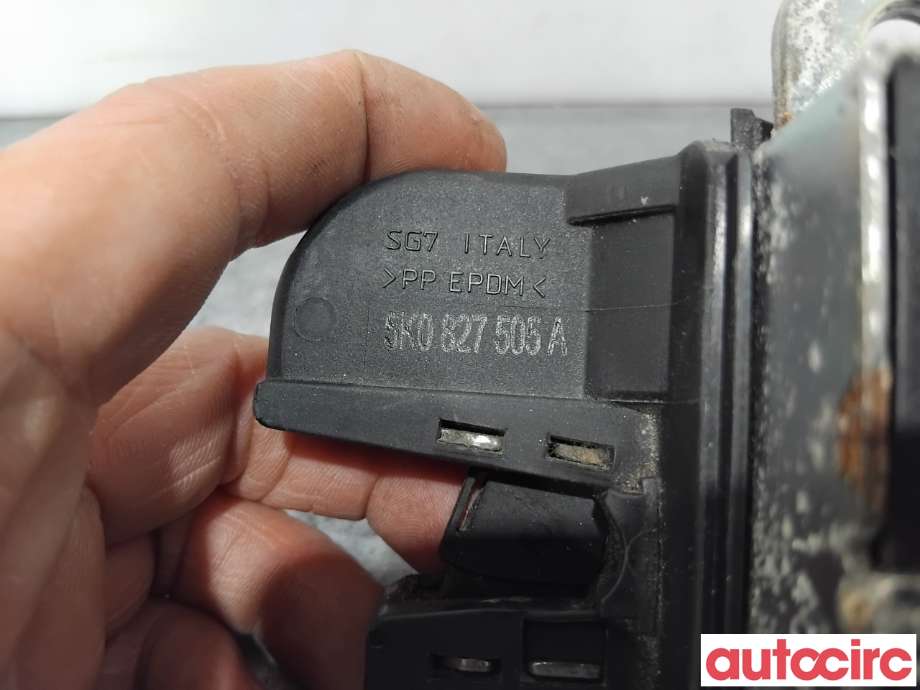 Baklukelås til VW Golf VI 2008-2012  (VOLKSWAGEN|5K0827505A||5K0827505C)