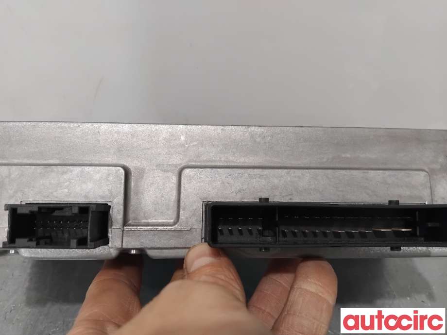 Bilstereo forsterker til Audi Q5 2008-2012 (Type I, Fase 1)  (AUDI|8T0035223AR||8T0035223AP)