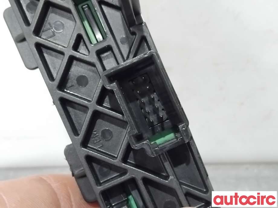 Diverse deler til Audi A4 2007-2014 (Type IV) (B8) (B8) (AUDI|8R1713463|)