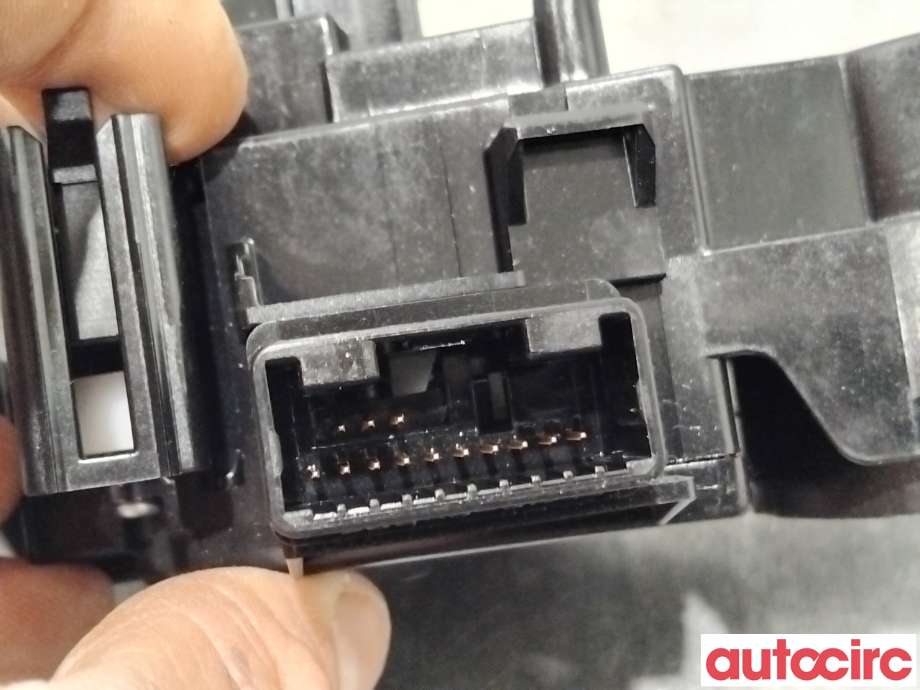Bryter blink til Toyota RAV4 2013-2015 (Type IV, Fase 1)  (TOYOTA|8414033250||33250)