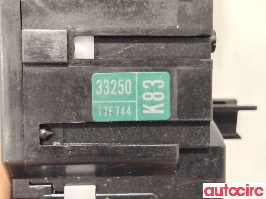 Bryter blink til Toyota RAV4 2013-2015 (Type IV, Fase 1)  (TOYOTA|8414033250||33250)