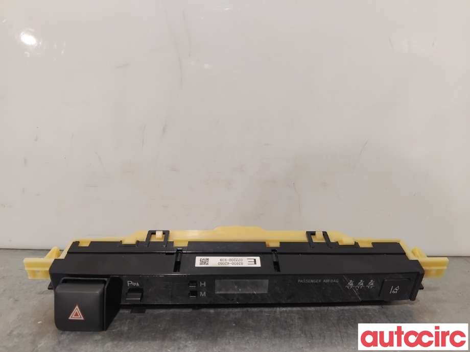 Bryter diverse til Toyota RAV4, 2013-2015 (Type IV, Fase 1) (TOYOTA|8395042050)