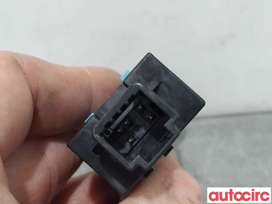 Bryter rutevarme til Toyota RAV4 2013-2015 (Type IV, Fase 1)  (TOYOTA|8479442030|)