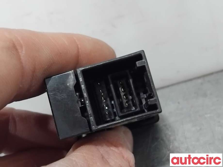 Diverse deler til Toyota RAV4 2013-2015 (Type IV, Fase 1)  (TOYOTA|8619042040|CA-LS02H0AJ|86190-42040)