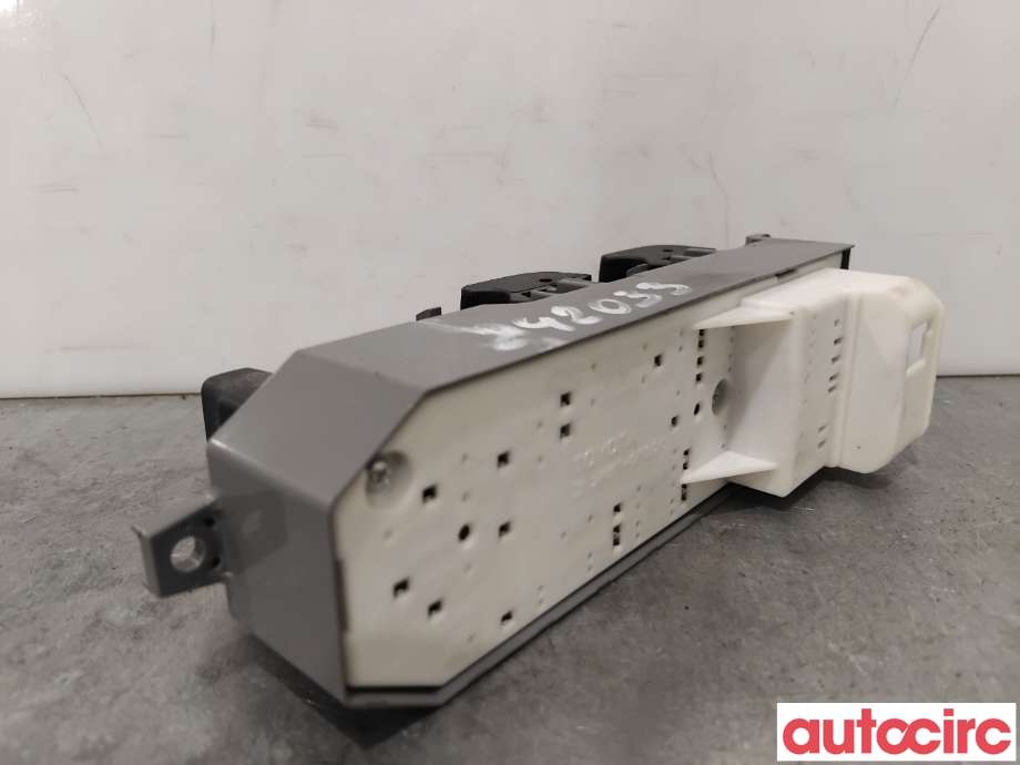 Bryter ruteheis til Toyota RAV4 2013-2015 (Type IV, Fase 1)  (TOYOTA|8482042210|)