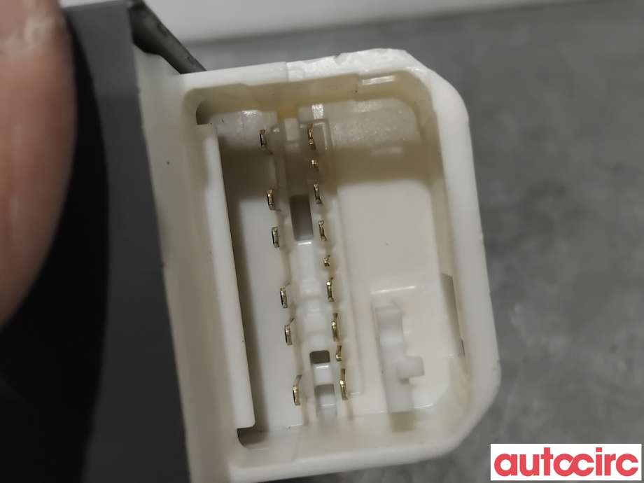 Bryter ruteheis til Toyota RAV4 2013-2015 (Type IV, Fase 1)  (TOYOTA|8482042210|)