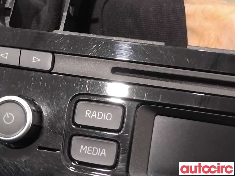Bilstereo til VW Up 2012-2019  (VOLKSWAGEN|NO NR|RCD215|1S0035156A)