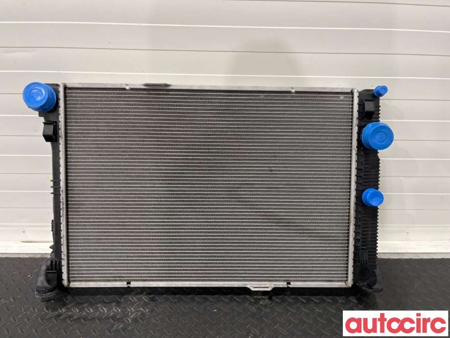 Radiator (manuell gir) til Mercedes C-Klasse 2011-2014 (Fase 2) (W204) (W204) (MERCEDES|A2045003603|A2045003703|)