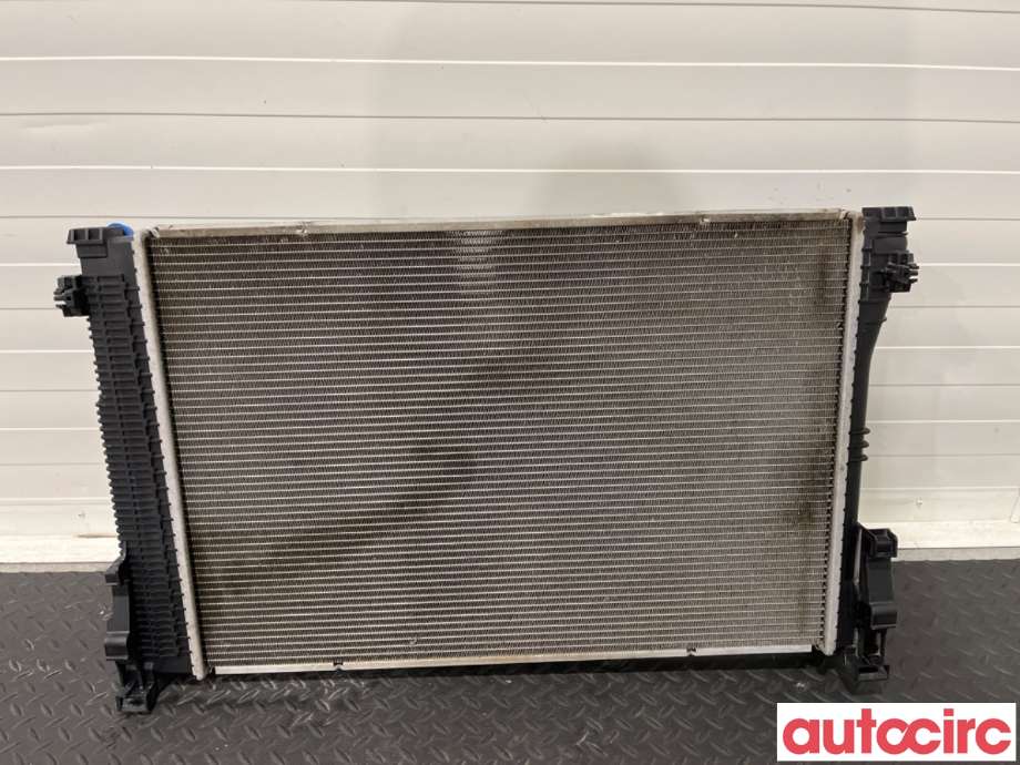 Radiator (manuell gir) til Mercedes C-Klasse 2011-2014 (Fase 2) (W204) (W204) (MERCEDES|A2045003603|A2045003703|)