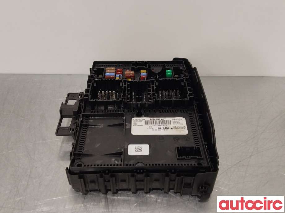 Sikringsboks til Ford Kuga 2019-->> (Type III)  (FORD|2544969|LU5T-15604-BJCE)