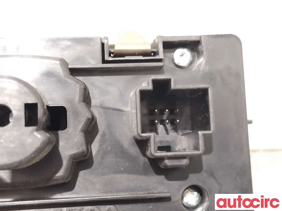 Bryter lys til Volvo V40 2012-2019  (VOLVO|31443832||30739426)