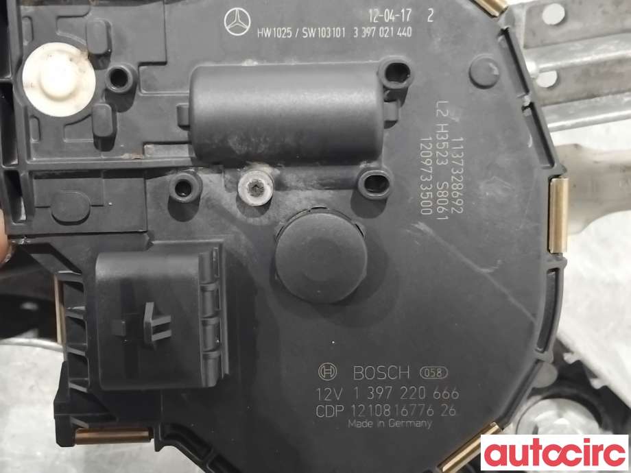 Viskermotor frontrute til Mercedes C-Klasse 2011-2014 (Fase 2) (W204) (W204) (MERCEDES|A2048201040|1397220666)