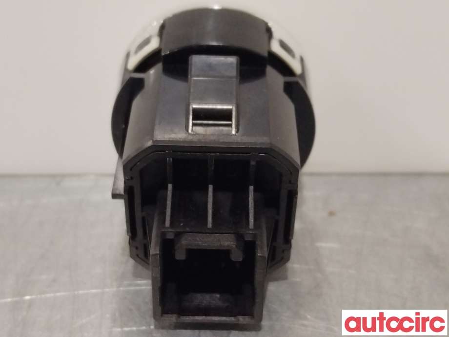 Bryter diverse til Mitsubishi Outlander 2015-->> (Type III, Fase 2)  (MITSUBISHI|8602A079)