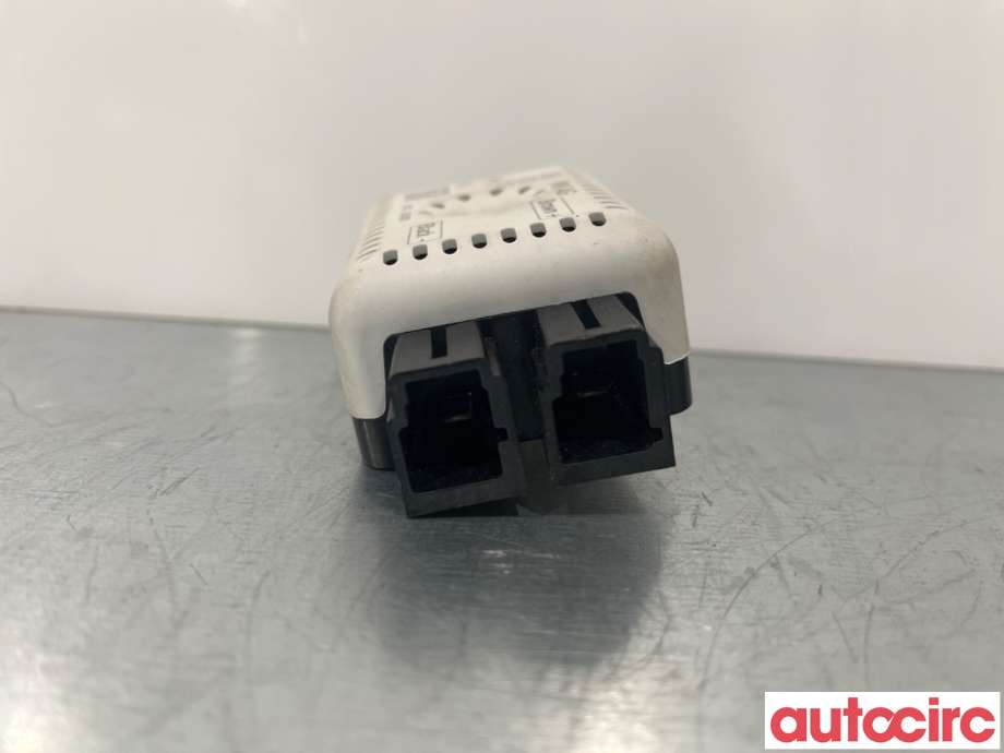 Antenne forsterker til VW Golf VII 2012-2017 (Fase 1)  (VOLKSWAGEN|5Q0035570|)