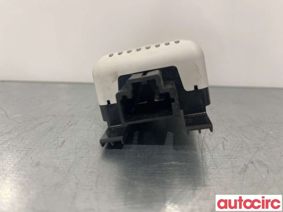 Antenne forsterker til VW Golf VII 2012-2017 (Fase 1)  (VOLKSWAGEN|5Q0035570|)