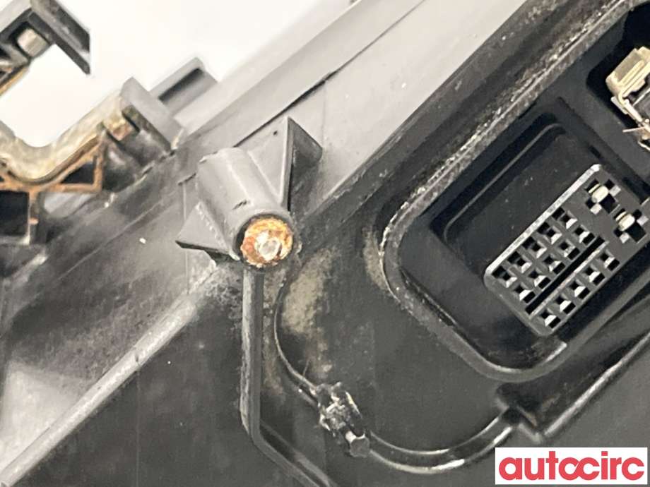 Frontlykt høyre xenon til Audi A4 2004-2008 (Type III) (B7) (B7) (AUDI|8E0941030AS|0301219272|8E0941004AM)