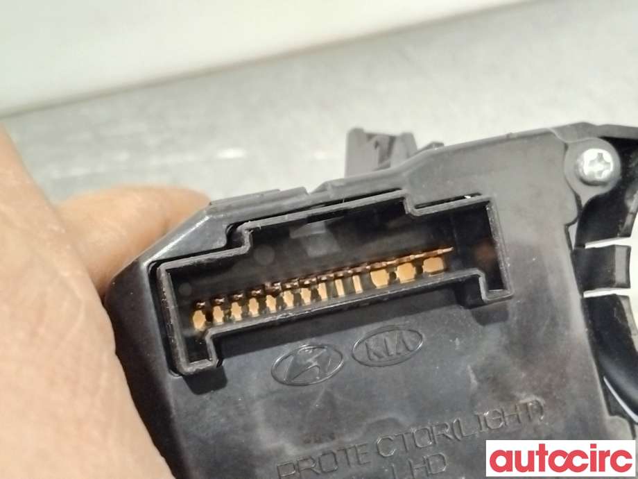 Bryter blink til Kia Soul 2014-2019 (Type II)  (KIA|934103S631|)