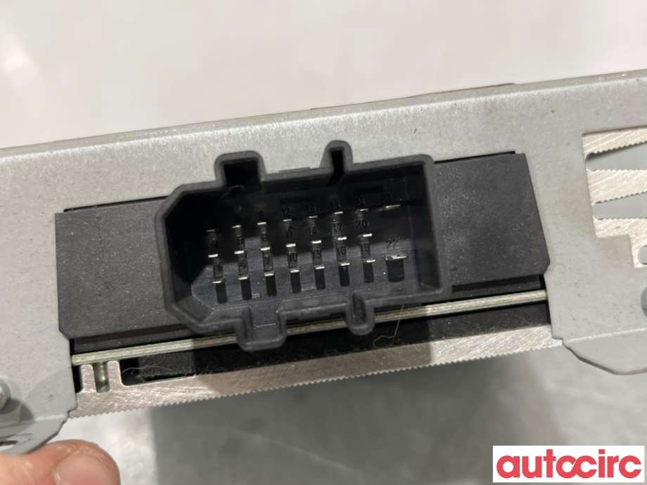 Antenne forsterker til Audi A4 2004-2008 (Type III) (B7) (B7) (AUDI|8L0051225A||8E9035223D)