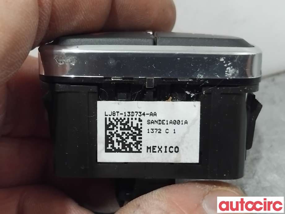 Bryter nødblink til Ford Mustang Mach-e 2020-->>  (FORD (US)|2476611||LJ8T-13D734-AA)