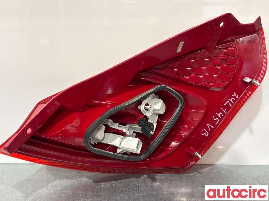 Baklykt venstre til Ford Fiesta 2008-2012 (Type VI, Fase 1)  (FORD|1709553|8A61-13A603-AB)