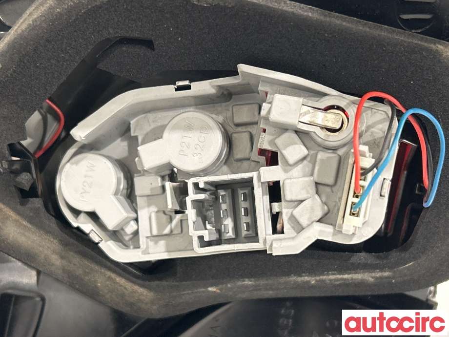 Baklykt venstre til Volvo V60/V60 CC 2013-2018 (Type I, Fase 2) (VOLVO|31395928|31214963)
