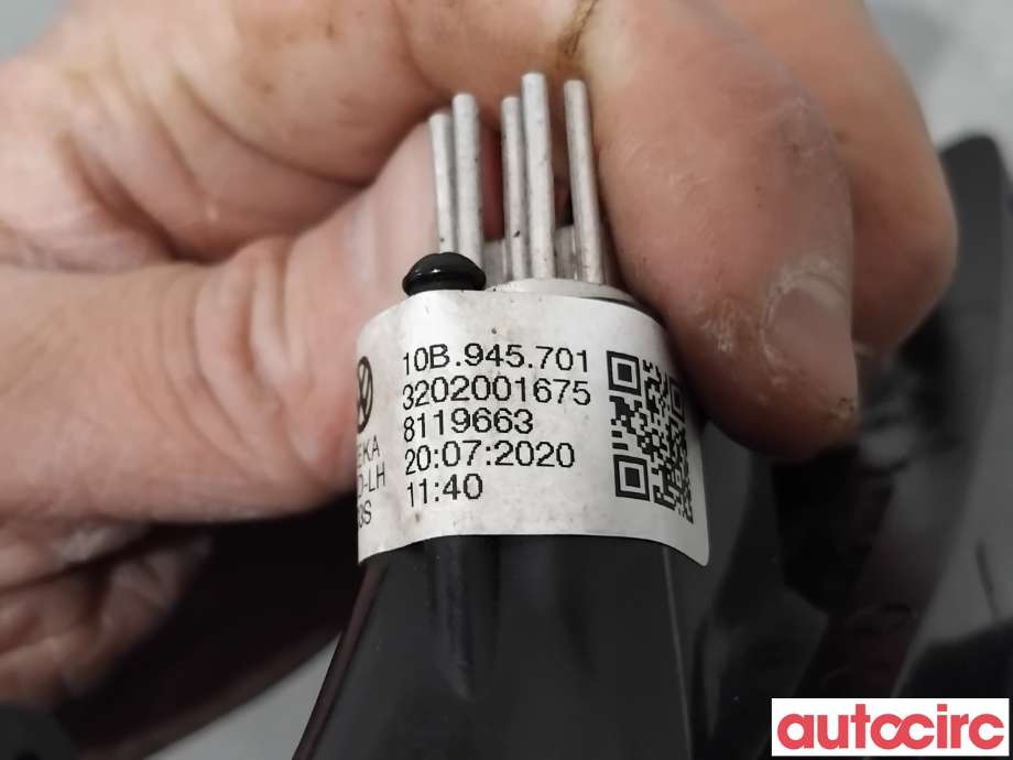 Baklykt fra støtfanger til VW ID.3 2020-->>  (VOLKSWAGEN|10B945701|)