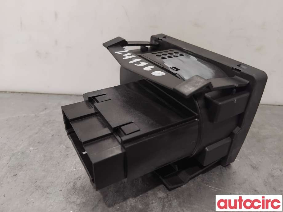 Bryter lys til Ford Focus 2008-2010 (Type II, Fase 2)  (FORD|1429654||7M5T13A024GA)