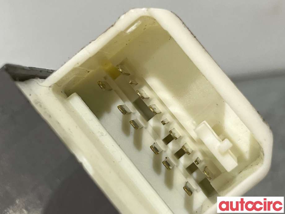 Bryter ruteheis til Toyota RAV4 2006-2009 (Type III, Fase 1)  (TOYOTA|8482012520|)