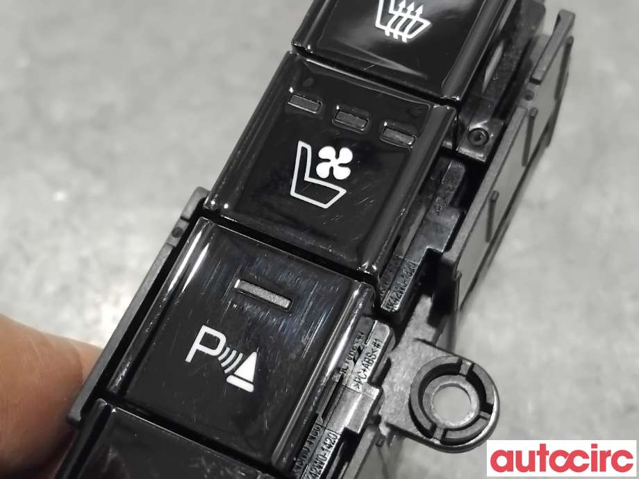 Bryter diverse til Kia Niro EV 2022-->>  (KIA|93330AT010FHV|4K42W0-1000|93330-AT010)