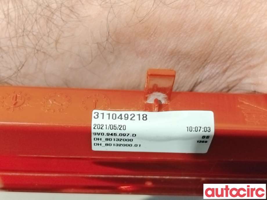 Baklykt bremselys bakrute til VW T-Cross 2019-->>  (VOLKSWAGEN|8V0945097D|311049218)