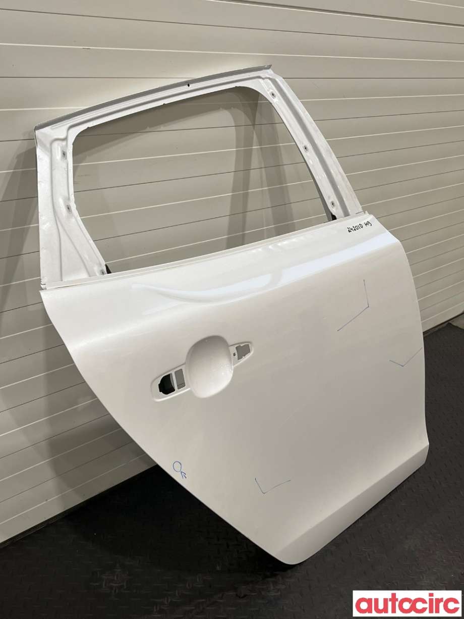Dør høyre bak til Volvo V40 2012-2019  (VOLVO|32351000)