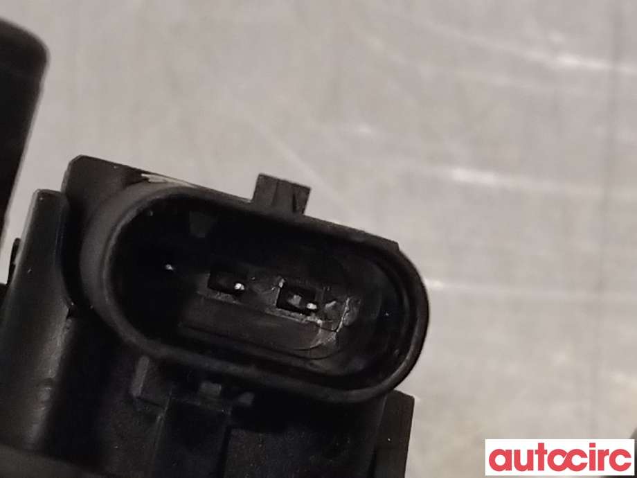 Batterilader inntak/luke til Volvo XC40 2018-2024  (VOLVO|32227323)