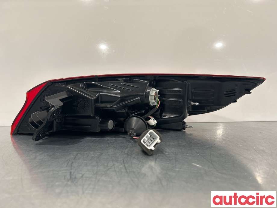 Baklykt venstre til Kia XCeed 2021-->> (SUV) (SUV) (KIA|92401J7300)