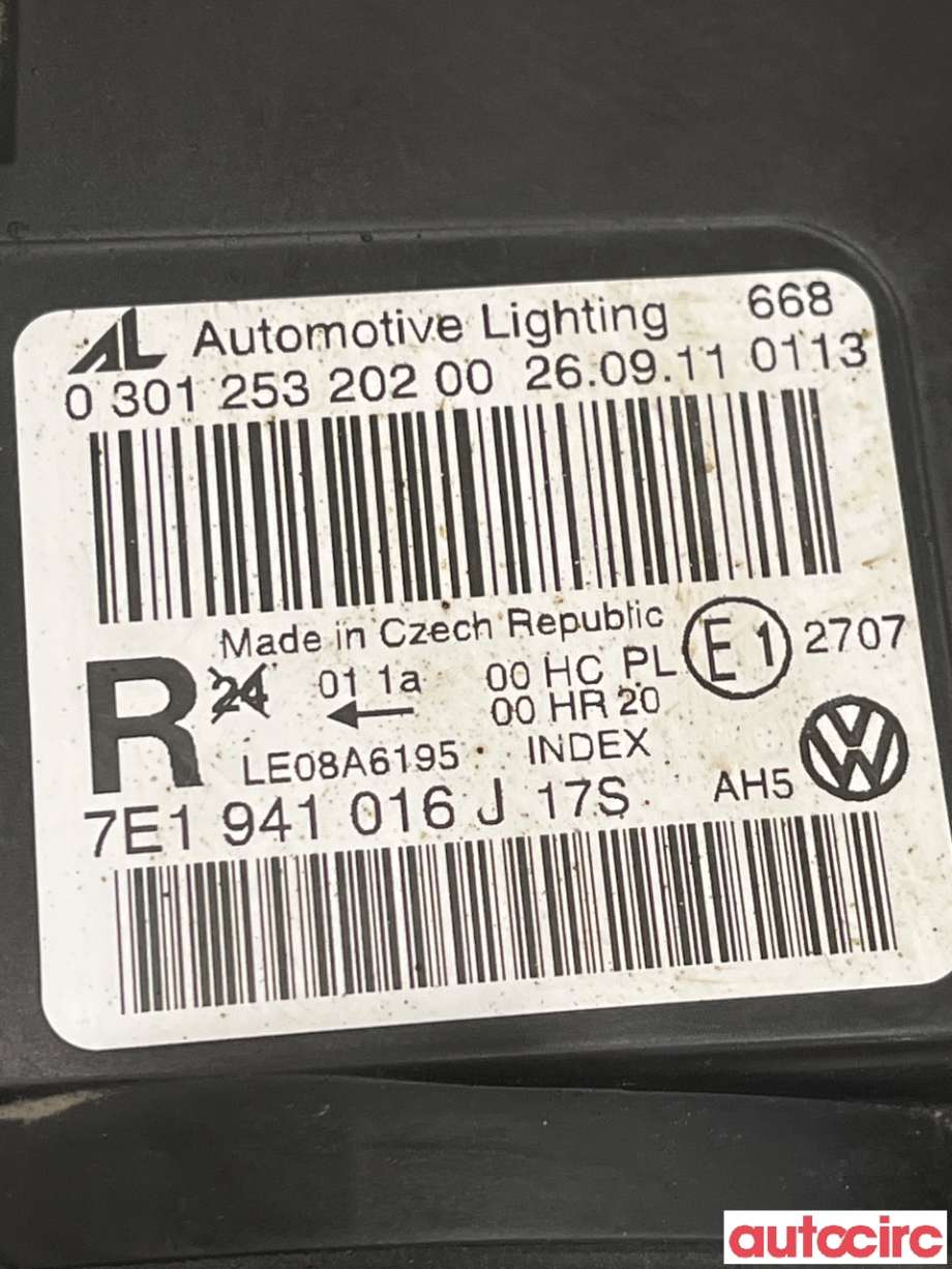 Frontlykt høyre halogen til VW Transporter / Caravelle 2009-2015 (Fase 2) (T5) (T5) (VOLKSWAGEN|7E1941016S|7E1941016J)