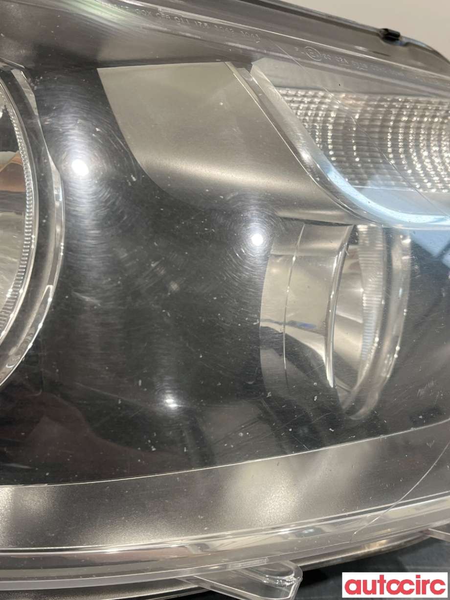 Frontlykt høyre halogen til VW Transporter / Caravelle 2009-2015 (Fase 2) (T5) (T5) (VOLKSWAGEN|7E1941016S|7E1941016J)