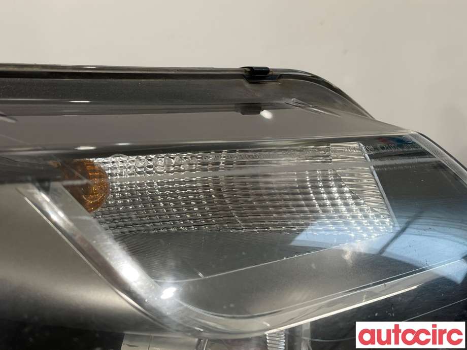 Frontlykt høyre halogen til VW Transporter / Caravelle 2009-2015 (Fase 2) (T5) (T5) (VOLKSWAGEN|7E1941016S|7E1941016J)
