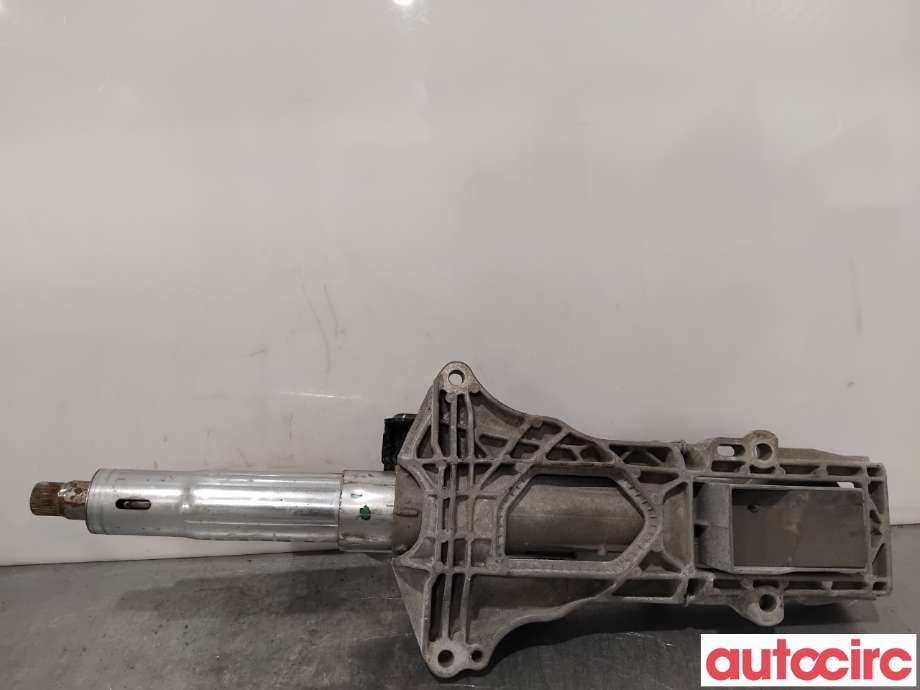 Rattaksel til Mercedes Vito 2014-->> (W447) (W447) (MERCEDES|A4474604800|)