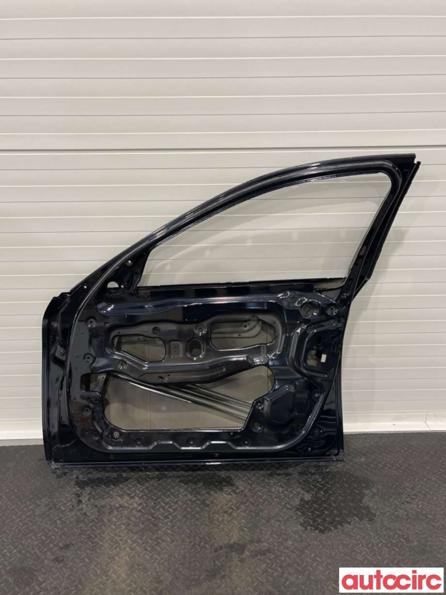 Dør høyre foran til BMW 5-Serie 2010-2017 (F10/F11) (F10/F11) (BMW|41009628754||41007206108)