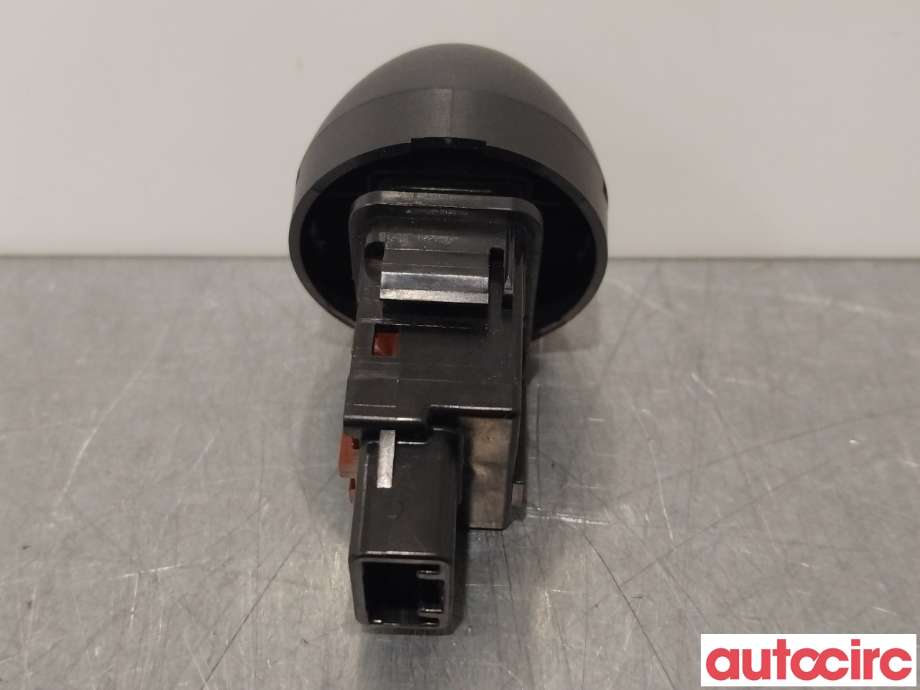 Bryter diverse til Toyota RAV4 2006-2009 (Type III, Fase 1)  (TOYOTA|8472442020|)