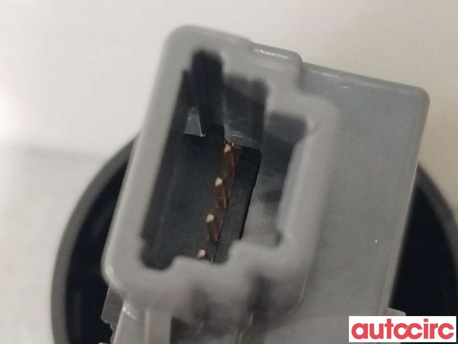 Bryter nødblink til Toyota RAV4 2006-2009 (Type III, Fase 1)  (TOYOTA|8433242021|8433242020|)