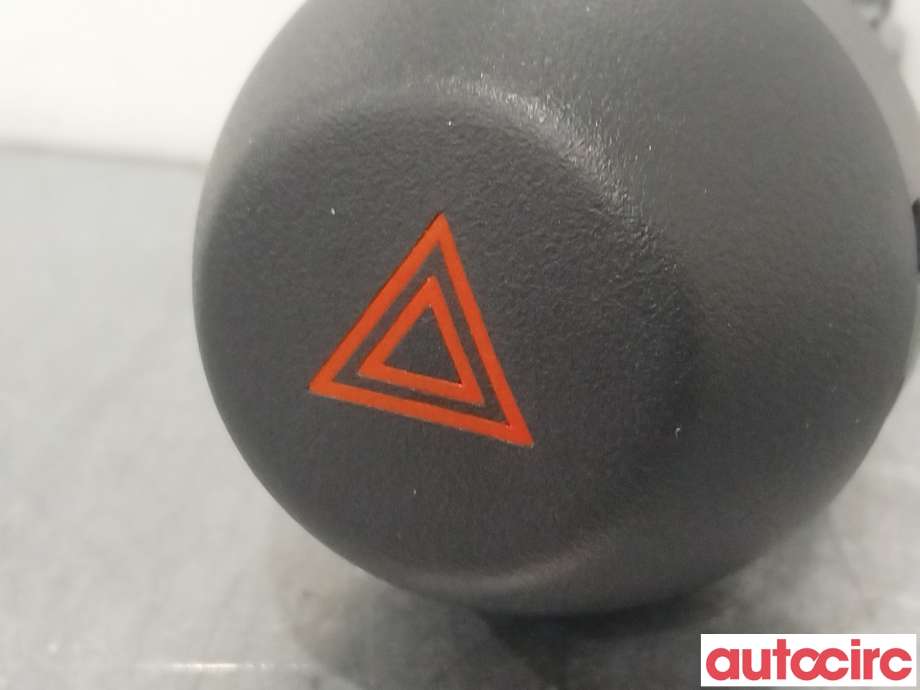 Bryter nødblink til Toyota RAV4 2006-2009 (Type III, Fase 1)  (TOYOTA|8433242021|8433242020|)