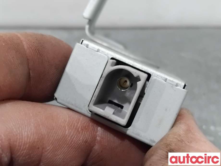 Antenne forsterker til Toyota Corolla 2019-->>  (TOYOTA|863C002040||863C0-02040)