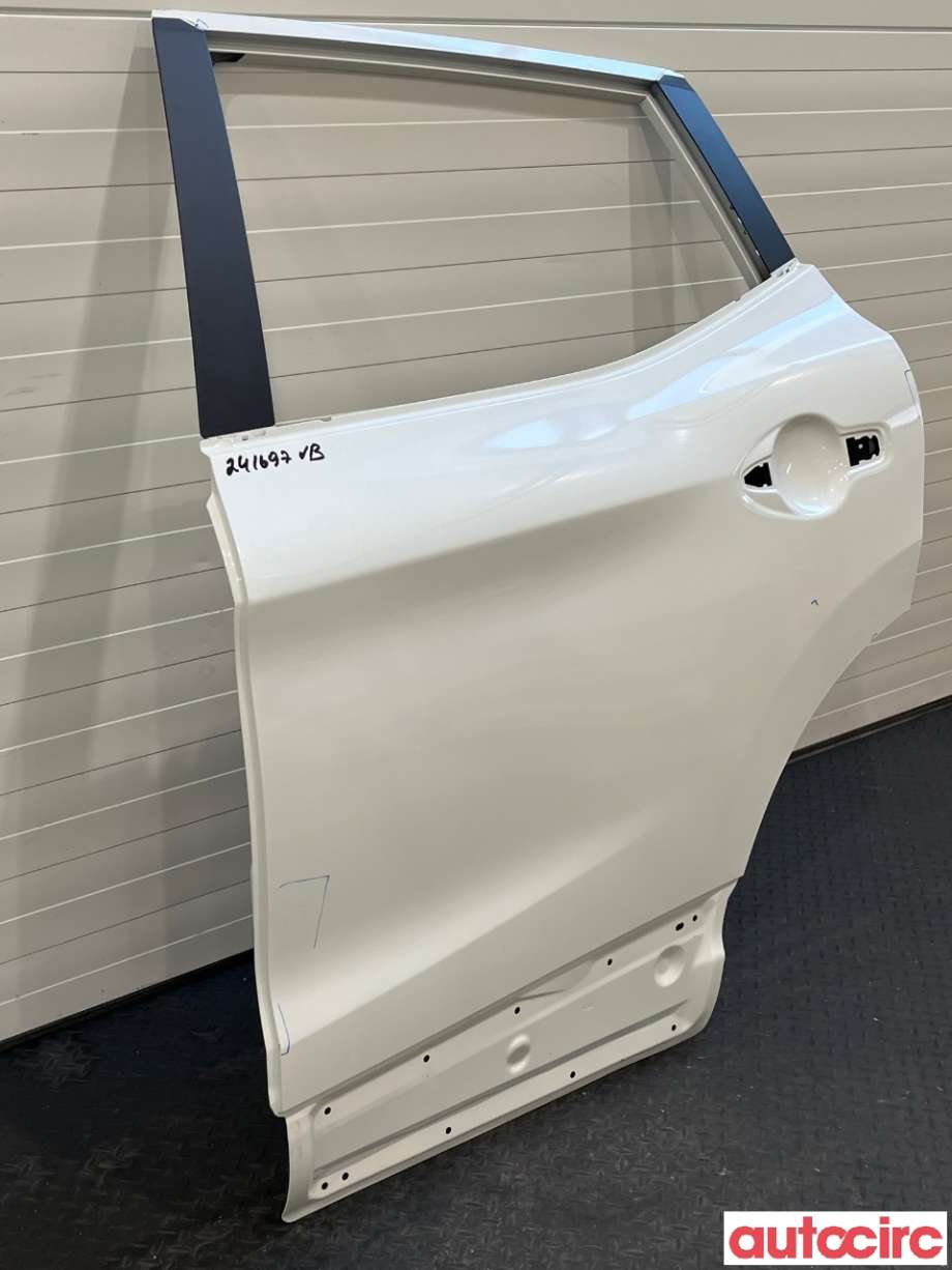 Dør venstre bak til Nissan Qashqai 2014-2021 (Type II)  (NISSAN|H2101HV0MA)